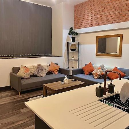 Cityzenretreat - Mezzanine Apartment Sleeps 4 Sheffield City Centre ภายนอก รูปภาพ