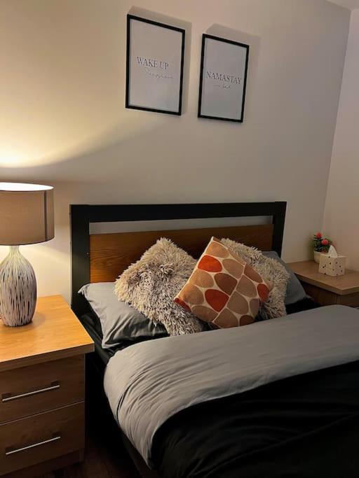 Cityzenretreat - Mezzanine Apartment Sleeps 4 Sheffield City Centre ภายนอก รูปภาพ