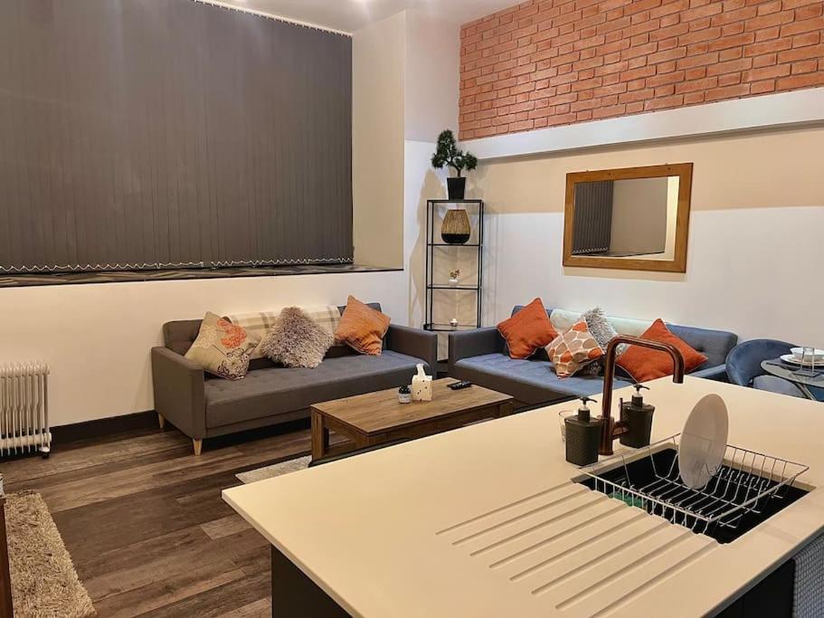 Cityzenretreat - Mezzanine Apartment Sleeps 4 Sheffield City Centre ภายนอก รูปภาพ