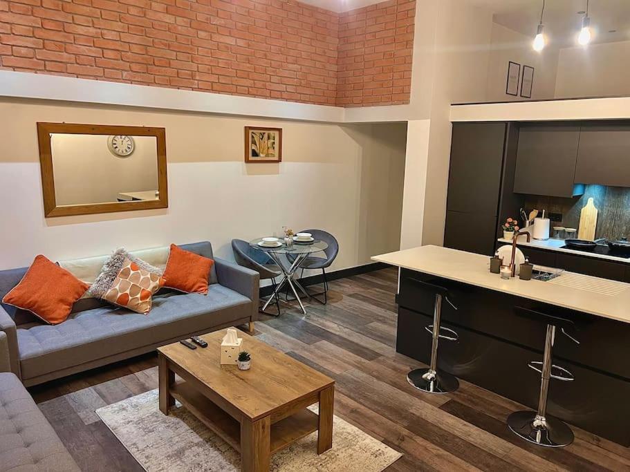 Cityzenretreat - Mezzanine Apartment Sleeps 4 Sheffield City Centre ภายนอก รูปภาพ