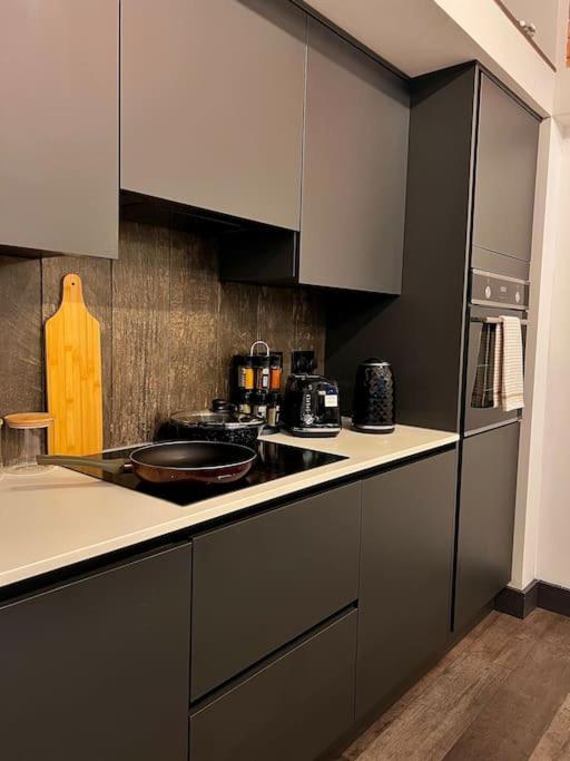 Cityzenretreat - Mezzanine Apartment Sleeps 4 Sheffield City Centre ภายนอก รูปภาพ