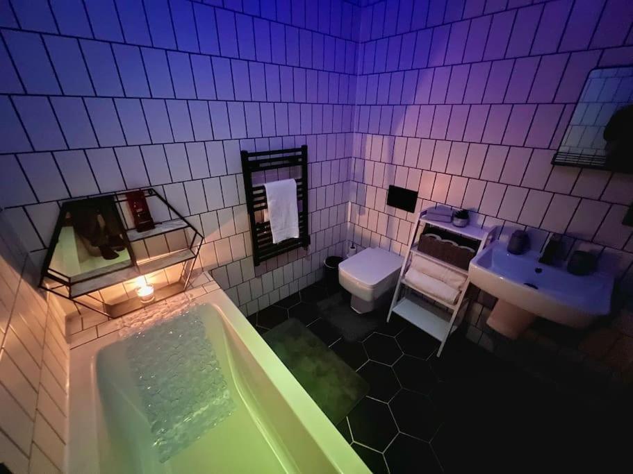 Cityzenretreat - Mezzanine Apartment Sleeps 4 Sheffield City Centre ภายนอก รูปภาพ